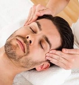 Thai oil head massage