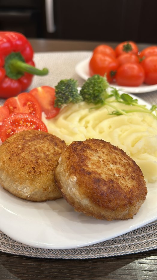 Turkey and chicken cutlets