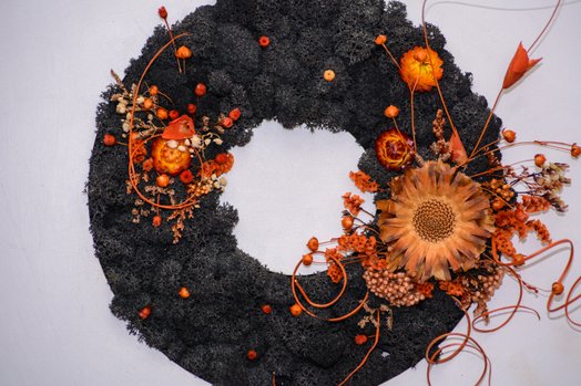 Панно ручної роботи зі стабілізованого моху та рослин Point “Noir Autumn” 40х40 см