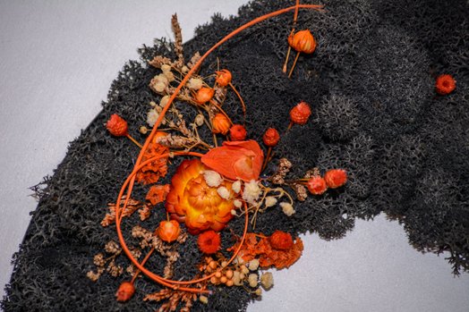 Панно ручної роботи зі стабілізованого моху та рослин Point “Noir Autumn” 40х40 см