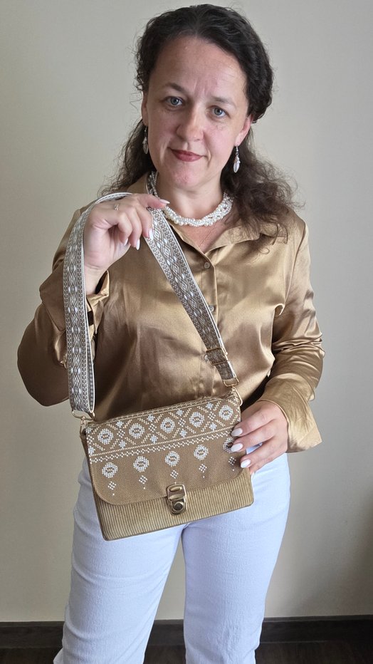 Вельветові сумочки з вишивкою