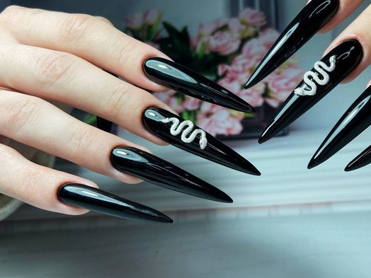 Послуги манікюру та педикюру