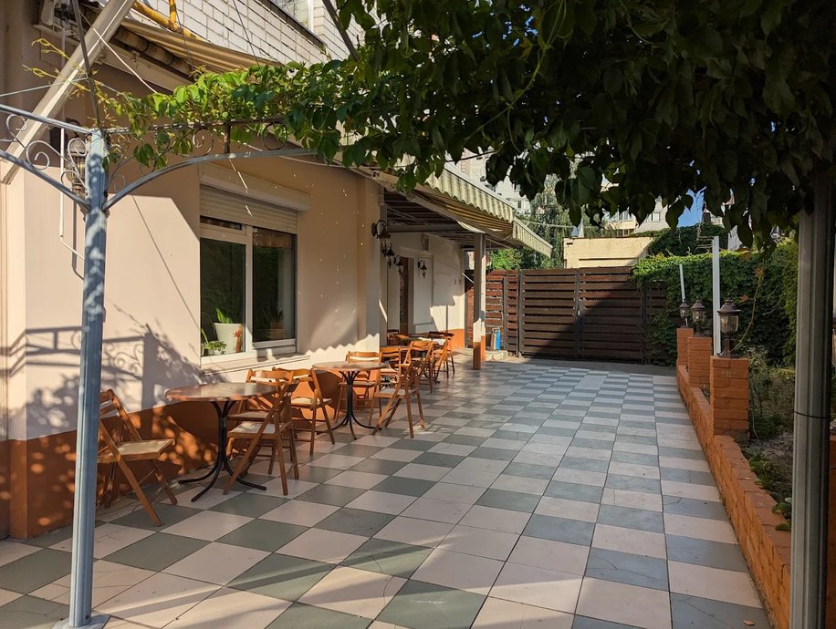 "МУГУНХВА" Корейська кухня та K-pop простір