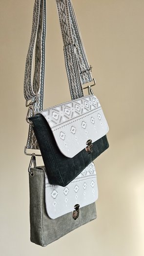 Вельветові сумочки з вишивкою