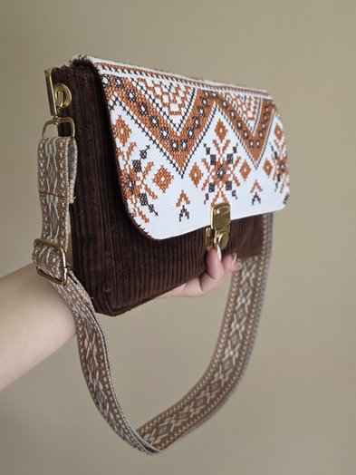 Вельветові сумочки з вишивкою