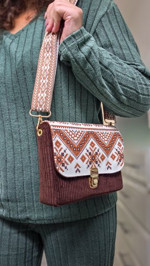 Вельветові сумочки з вишивкою