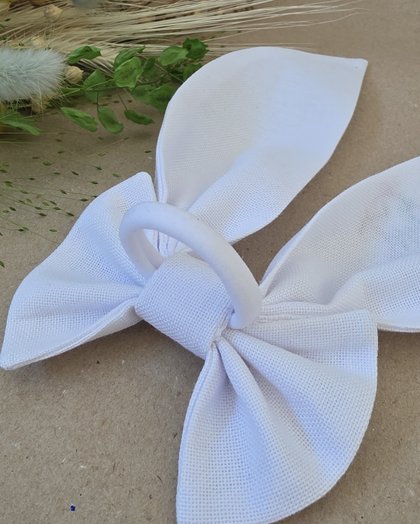 Вишитий бант для волосся