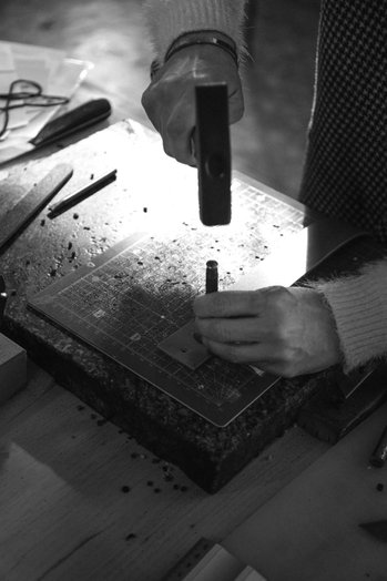 Wykonywanie na zamówienie: paski, pasy, skórzane akcesoria, zawieszki.