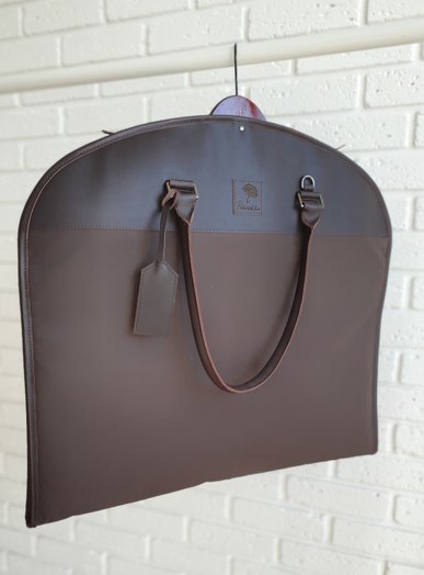 Torba na garnitur z naturalnej skóry do przewożenia garnituru biznesowego