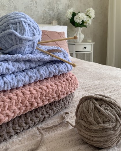 Kocyki-roladki: ręcznie robione pledy dla zwierząt domowych